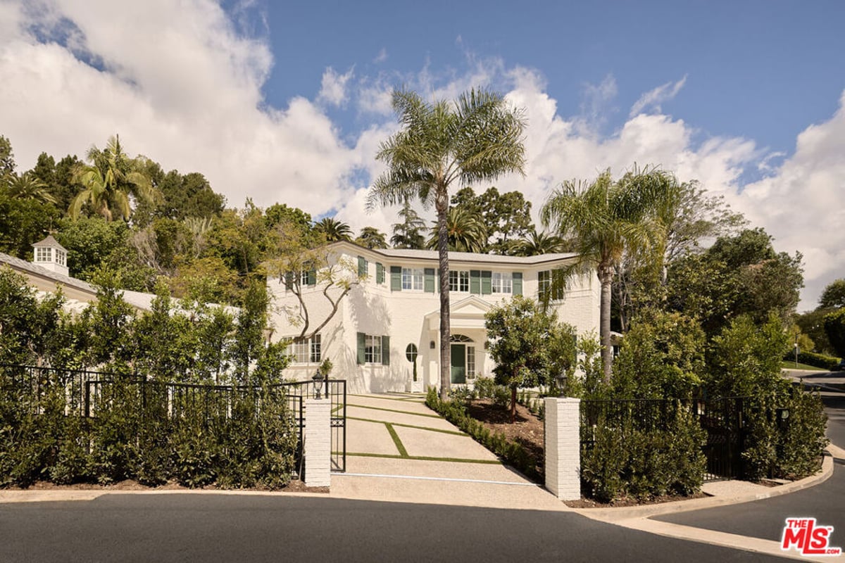 31 Oakmont Drive, Los Angeles, CA 90049 — photo 1 of 34