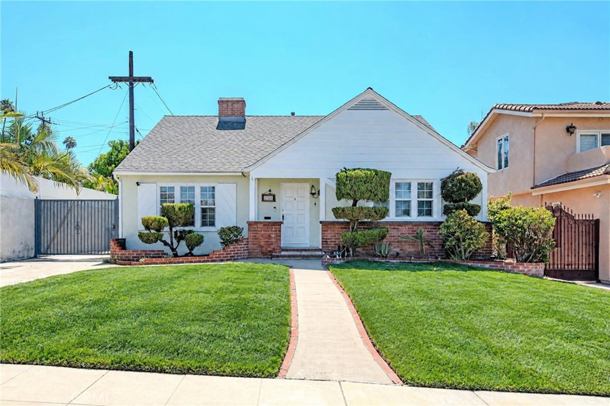 1554 Raymond Avenue, Glendale, CA 91201 — photo 1 of 35
