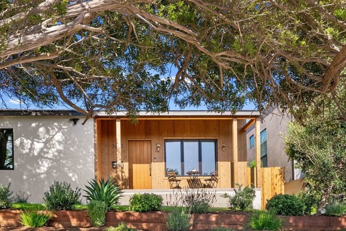 3452 Moore Street, Los Angeles, CA 90066 — photo 1 of 32