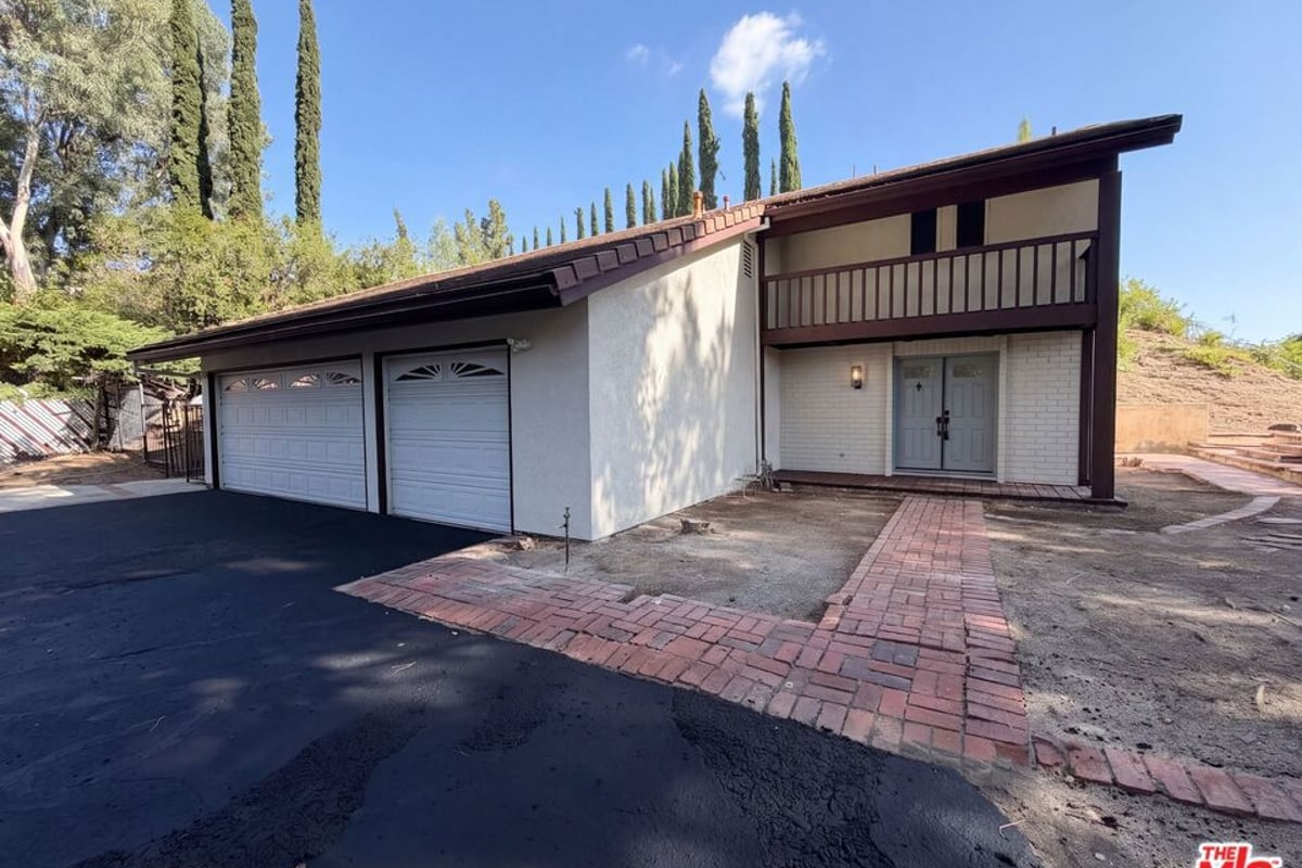 11569 Viking Avenue, Los Angeles, CA 91326 — photo 1 of 15