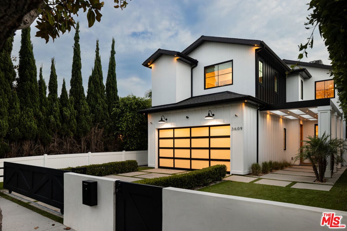 3609 Greenwood Avenue, Los Angeles, CA 90066 — photo 1 of 21