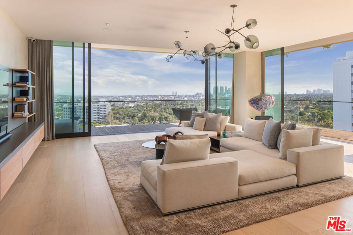 9040 W Sunset Boulevard 905, West Hollywood, CA 90069 — photo 1 of 22