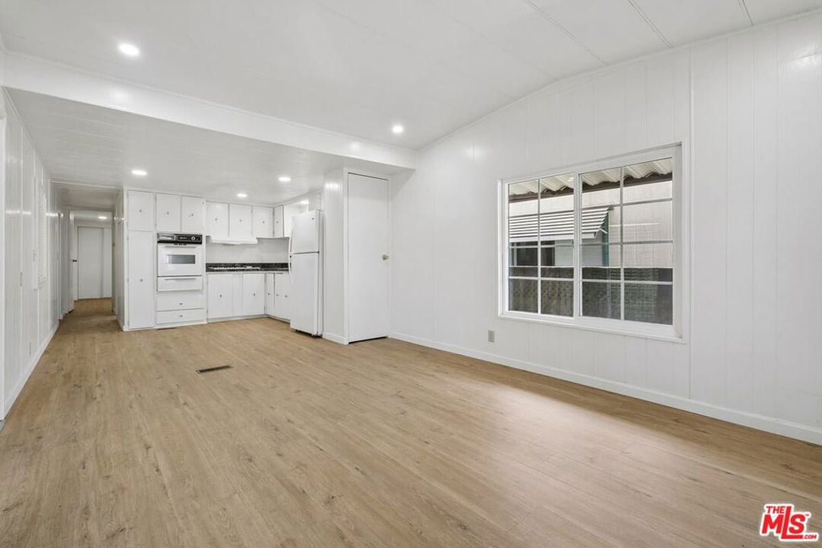 11250 Playa Street 16 1/2, Culver City, CA 90230 — photo 1 of 26