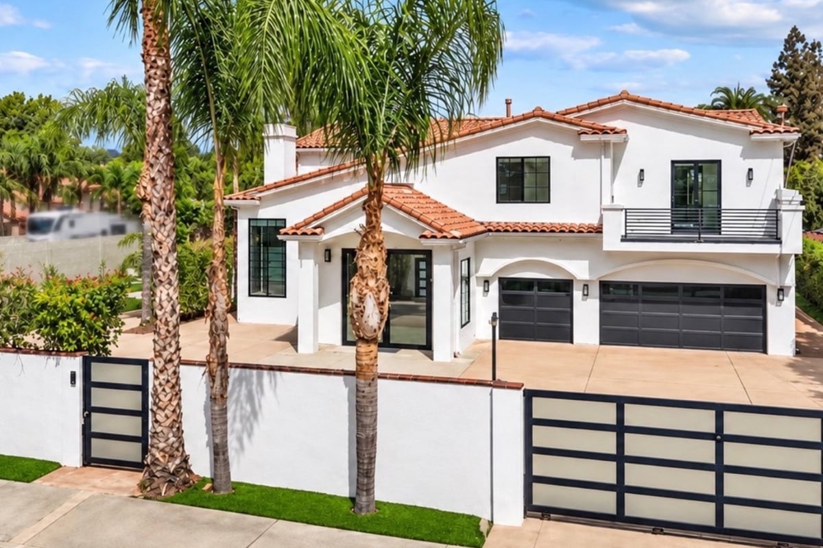 23129 Burbank Boulevard, Woodland Hills, CA 91367 — photo 1 of 63