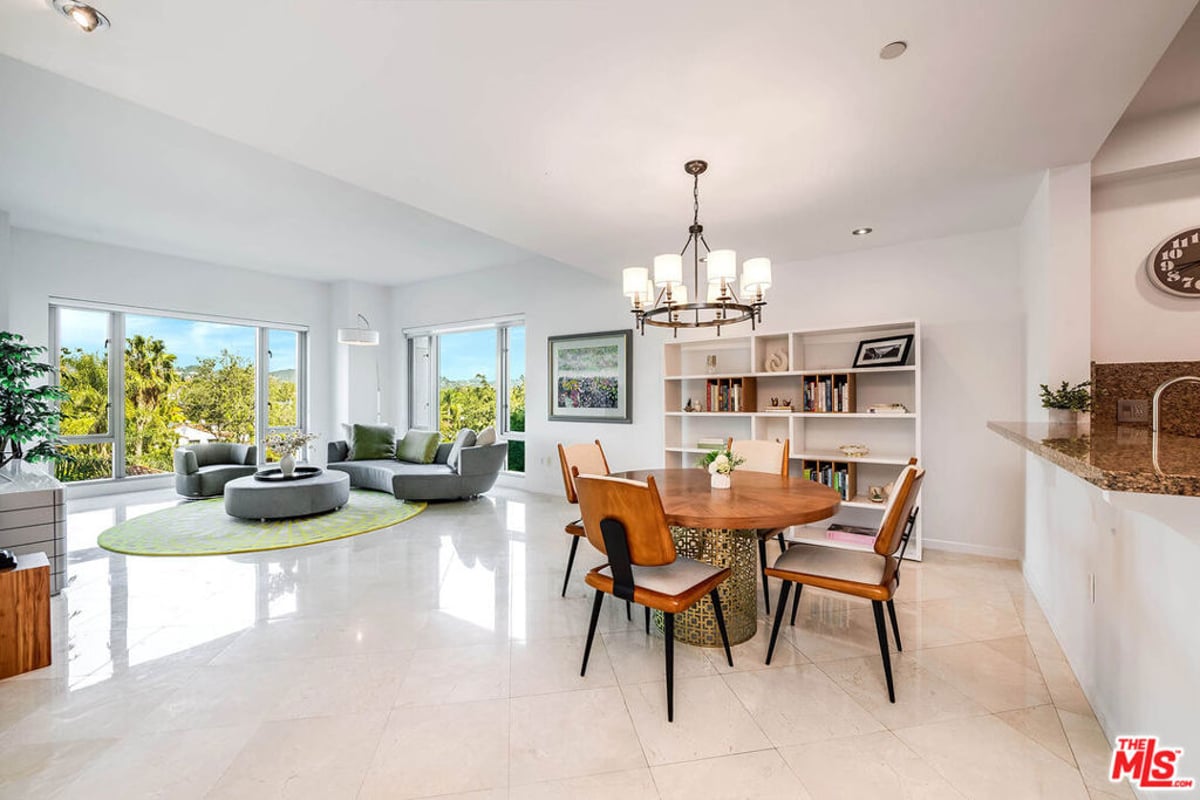 10727 Wilshire Boulevard 502, Los Angeles, CA 90024 — photo 1 of 31