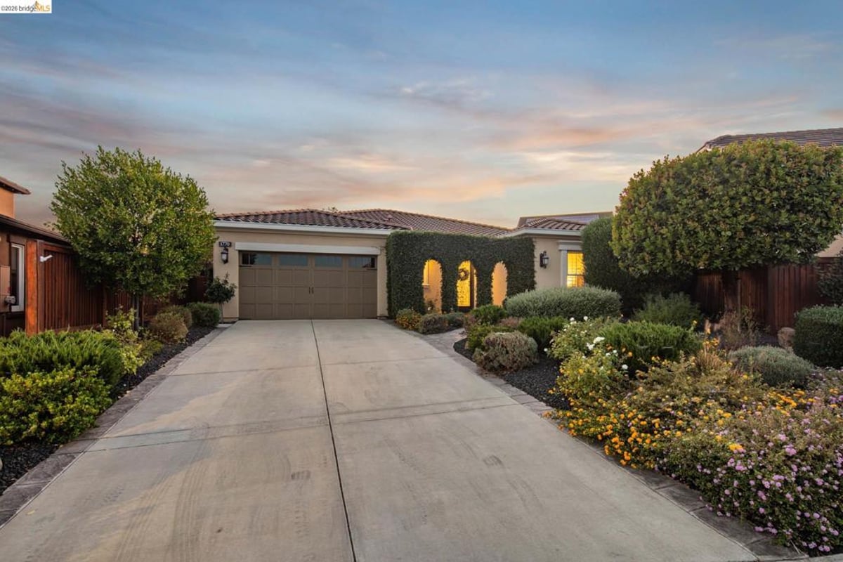 1770 Merlot Cir, Brentwood, CA 94513 — photo 1 of 59