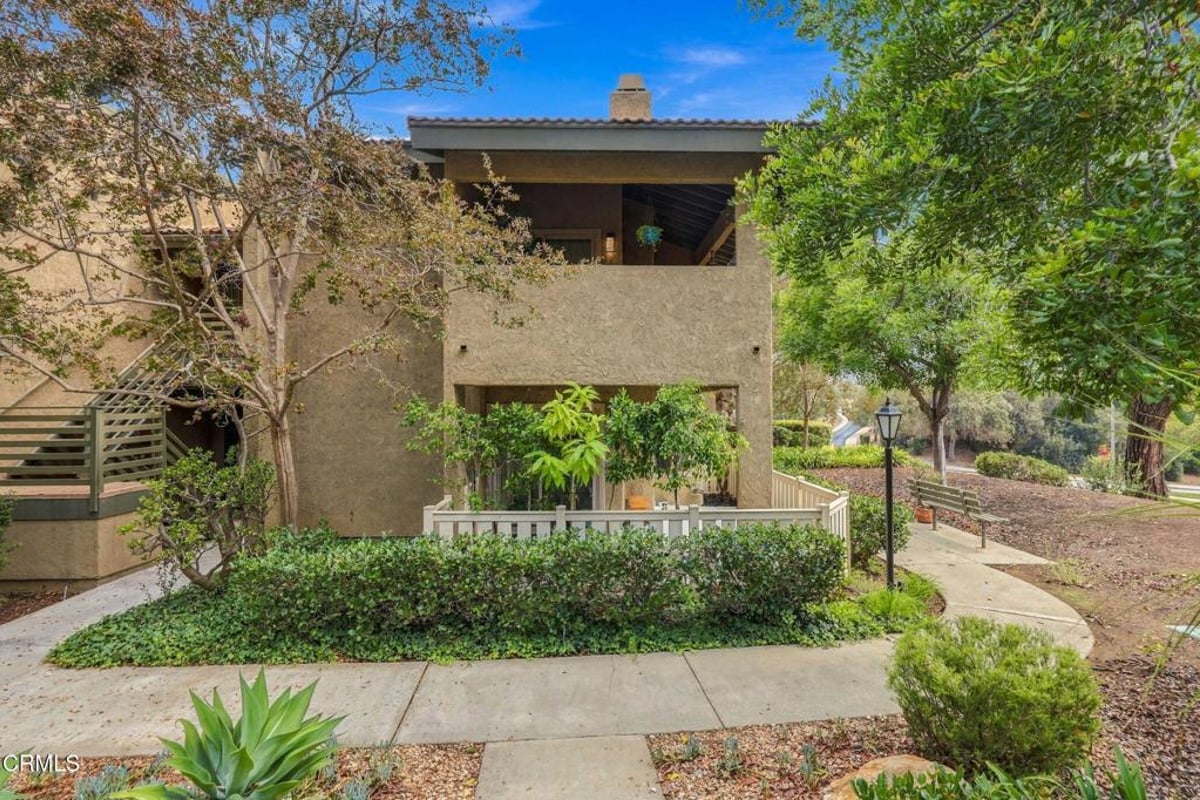 751 Birchpark Circle 102, Thousand Oaks, CA 91360 — photo 1 of 23