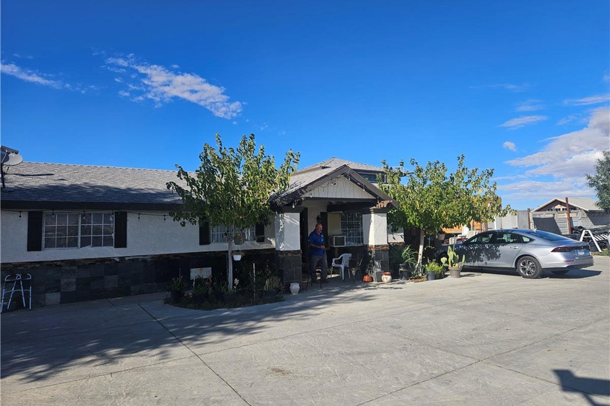 11313 E Avenue R8, Littlerock, CA 93543 — photo 1 of 9