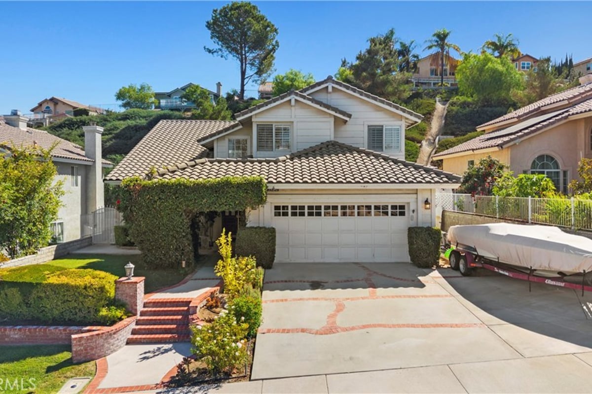 29342 Hidden Oak, Canyon Country, CA 91387 — photo 1 of 68