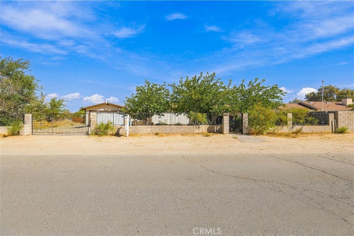 9833 E Avenue S8, Littlerock, CA 93543 — photo 1 of 22