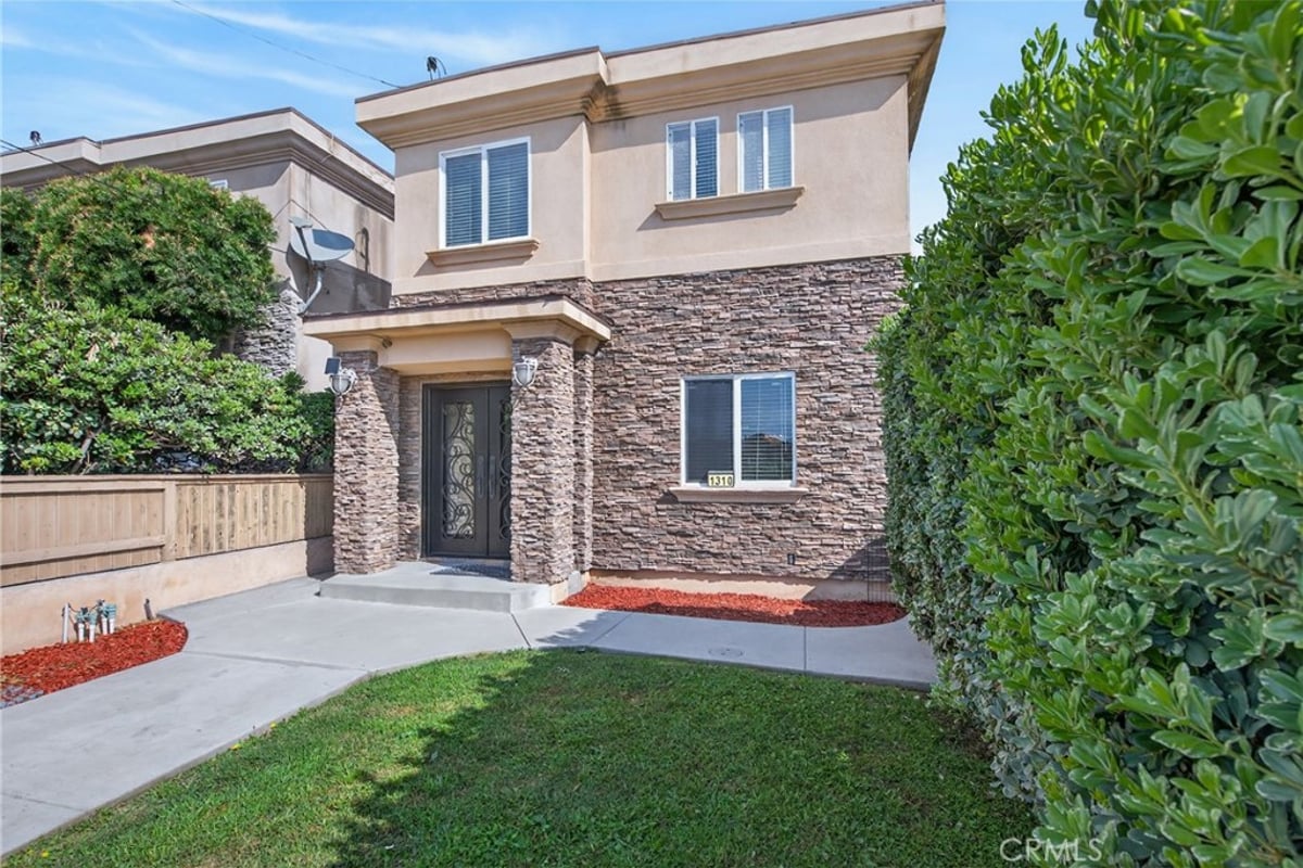 1310 W 1st, San Pedro, CA 90732 — photo 1 of 17