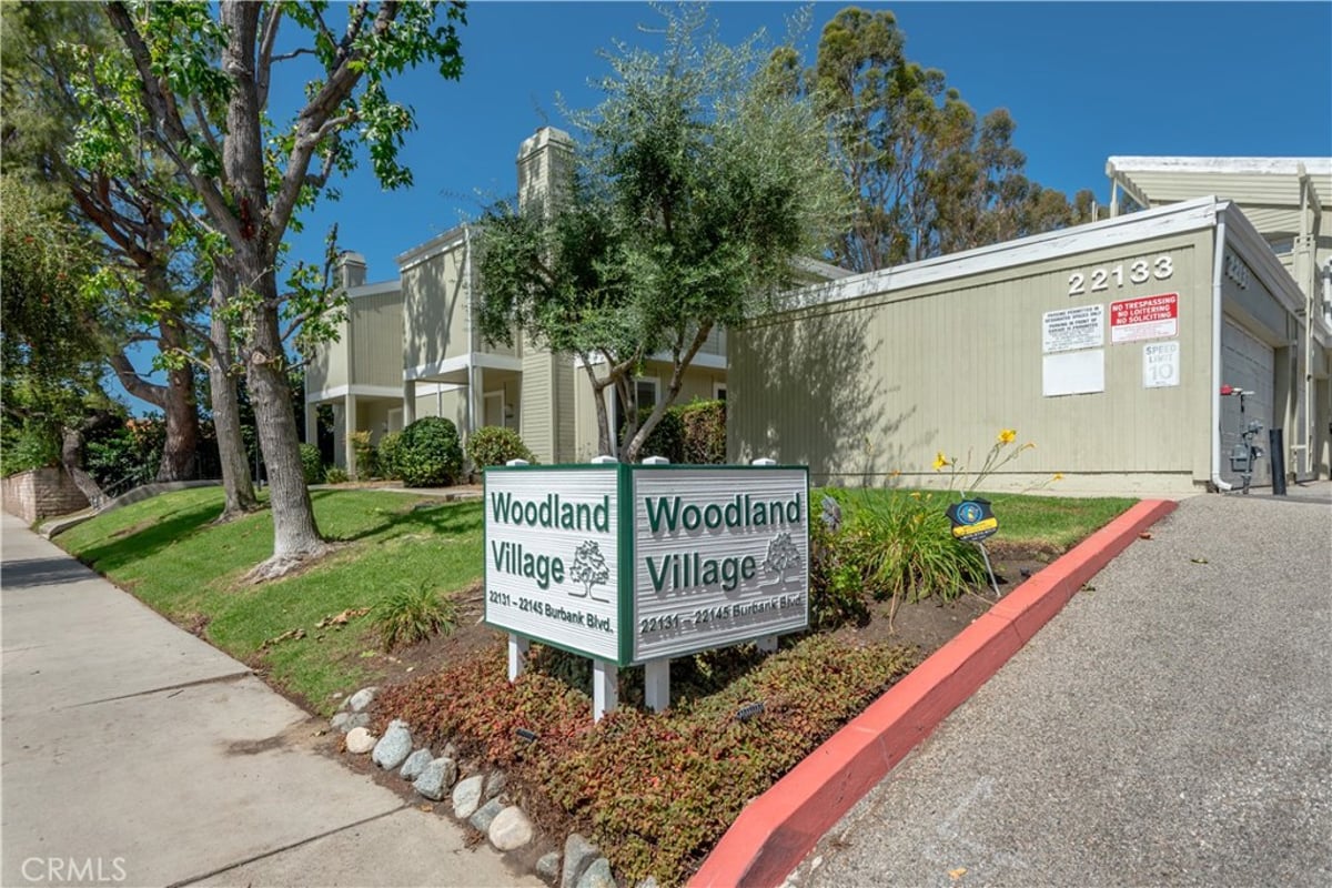 22139 Burbank Boulevard 7, Woodland Hills, CA 91367 — photo 1 of 30