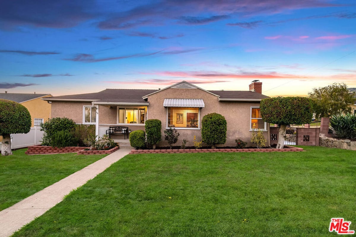 537 Stanford Road, Burbank, CA 91504 — photo 1 of 50