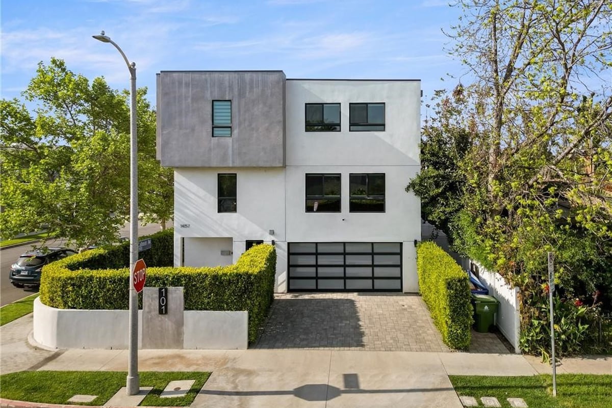 14157 Tiara Street 101, Sherman Oaks, CA 91401 — photo 1 of 47