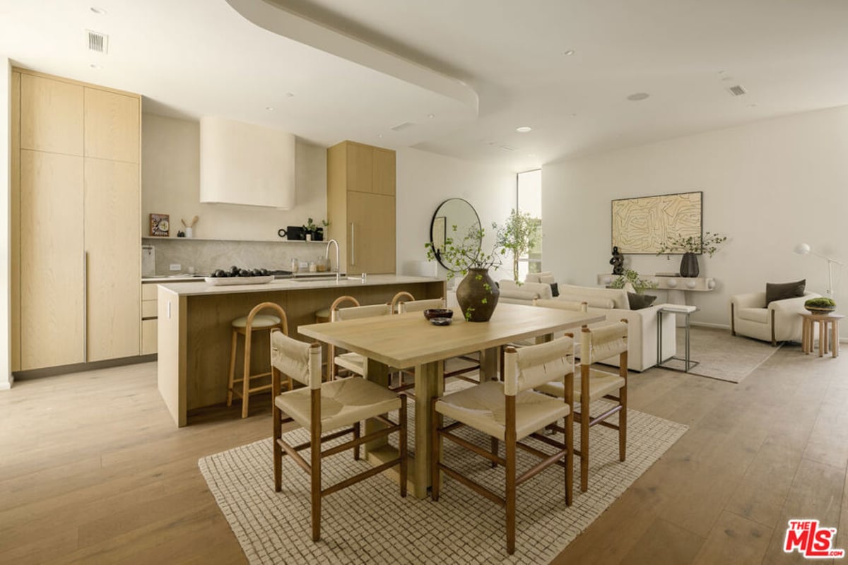 1119 Sanborn Avenue, Los Angeles, CA 90029 — photo 1 of 28