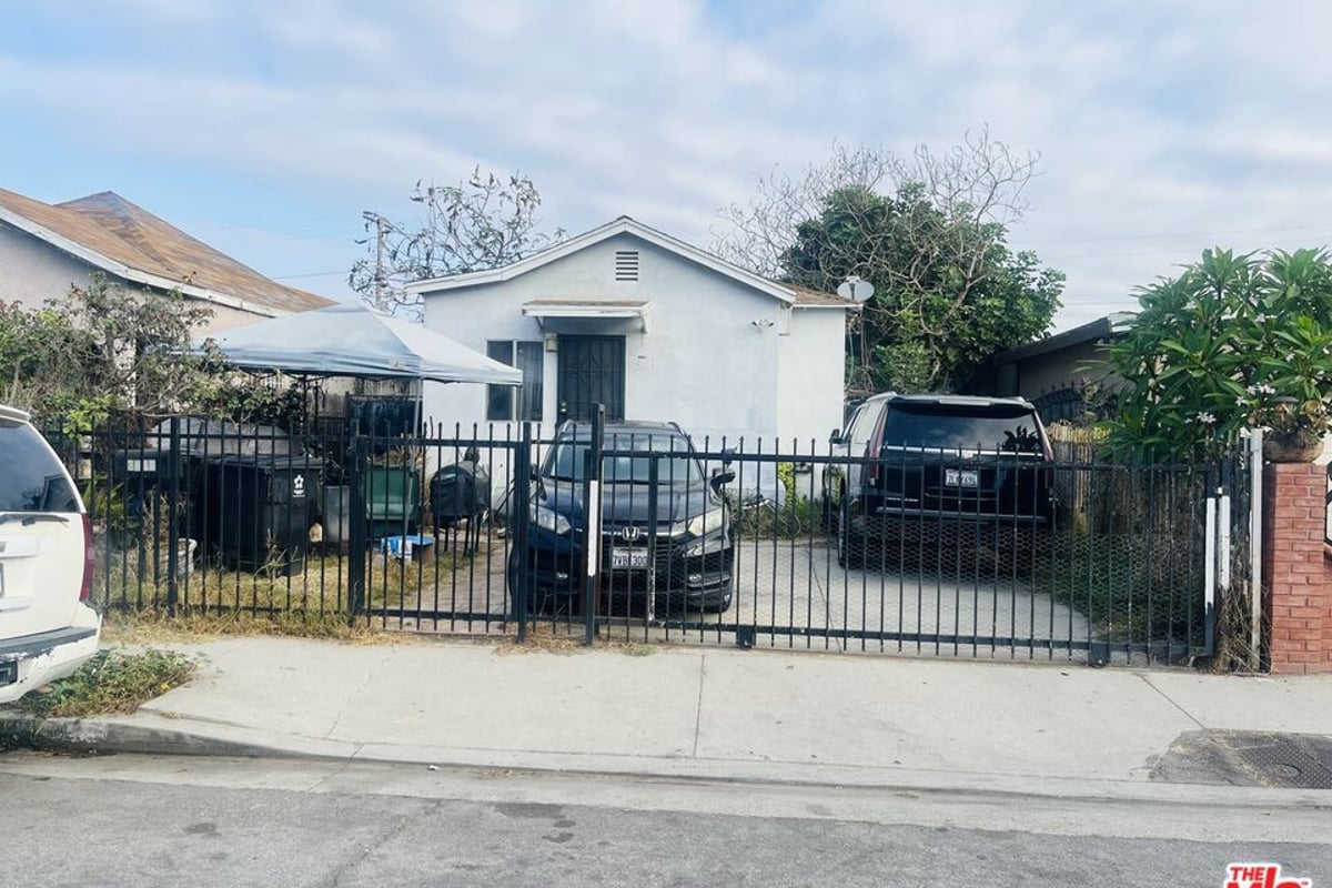 2441 E 114th Street, Los Angeles, CA 90059 — photo 1 of 2
