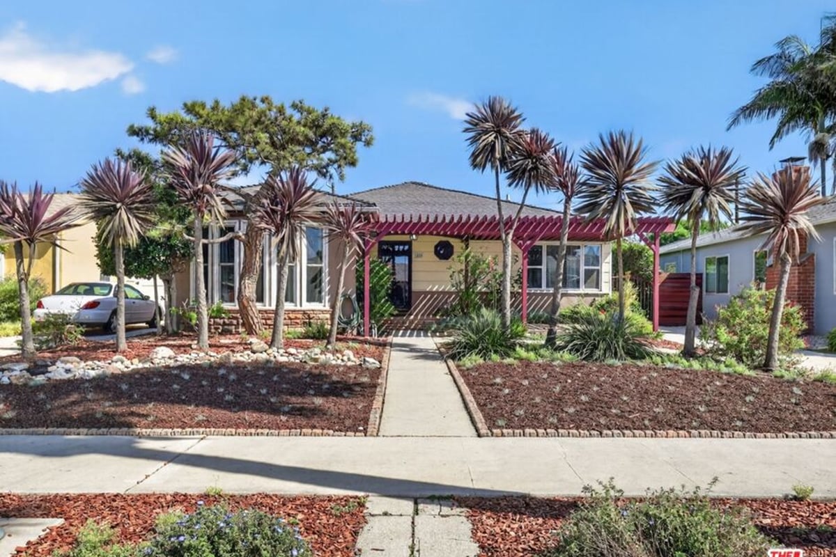 3516 S Cochran Avenue, Los Angeles, CA 90016 — photo 1 of 18