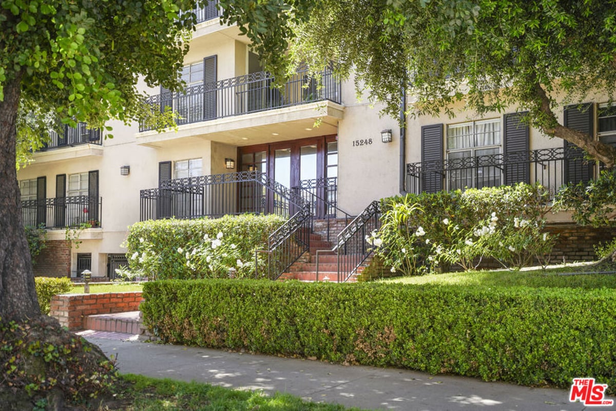 15248 Dickens Street 108, Sherman Oaks, CA 91403 — photo 1 of 1