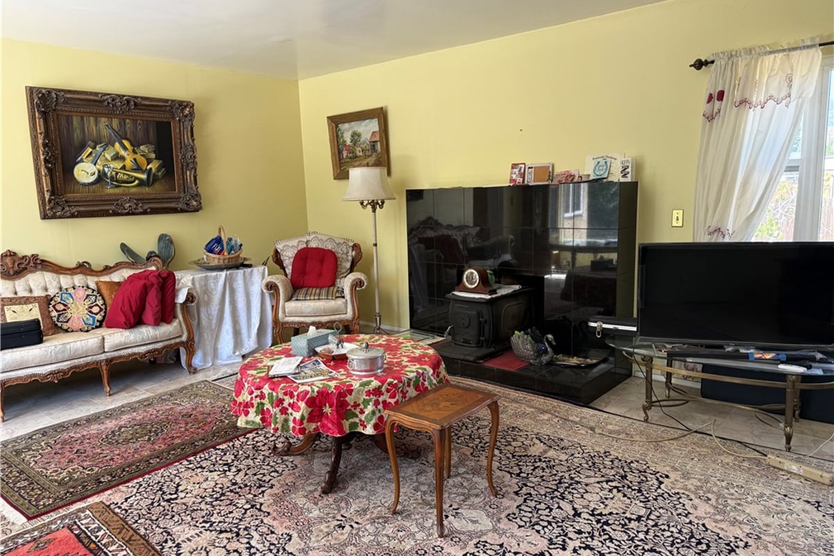 10600 De Soto, Chatsworth, CA 91311 — photo 1 of 1