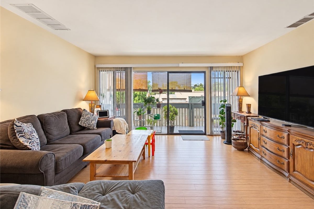 8601 International Avenue 135, Canoga Park, CA 91304 — photo 1 of 31