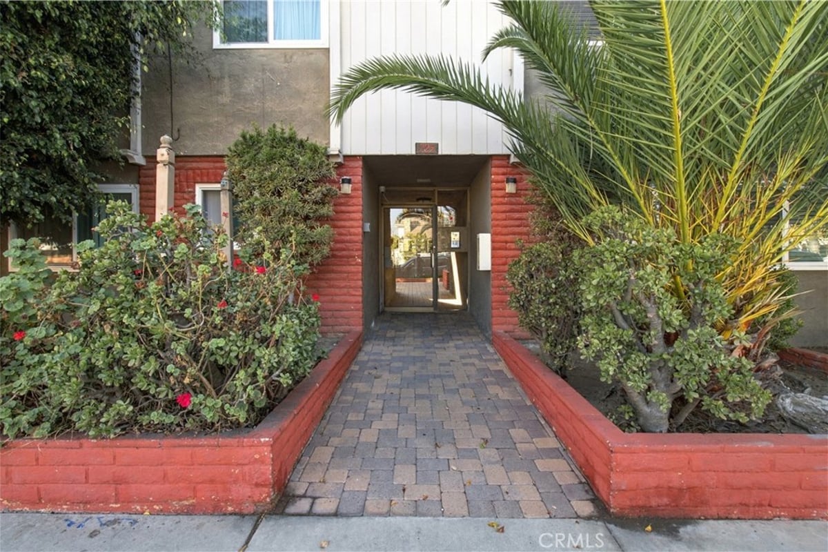 725 Coronado Ave 112, Long Beach, CA 90804 — photo 1 of 29