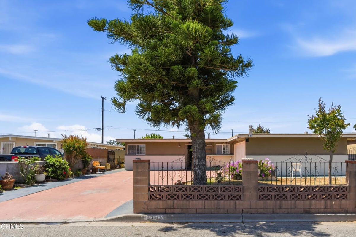 362 Salem Avenue, Oxnard, CA 93036 — photo 1 of 31