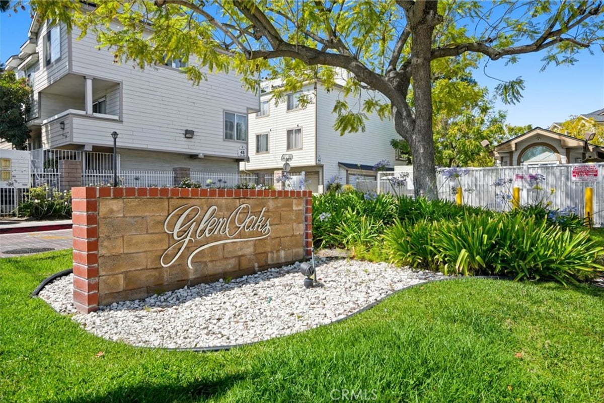 11150 Glenoaks 282, Pacoima, CA 91331 — photo 1 of 36