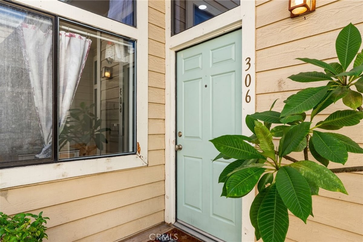 4900 N Grand Avenue 306, Covina, CA 91724 — photo 1 of 34