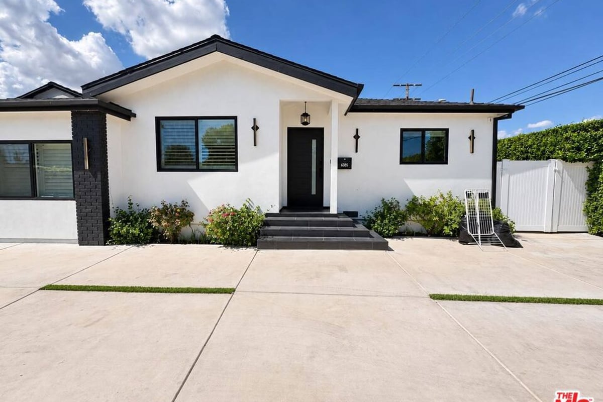 6385 Zelzah Avenue, Encino, CA 91316 — photo 1 of 32