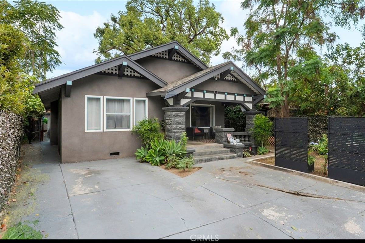 3858 S Hobart Boulevard, Los Angeles, CA 90062 — photo 1 of 43