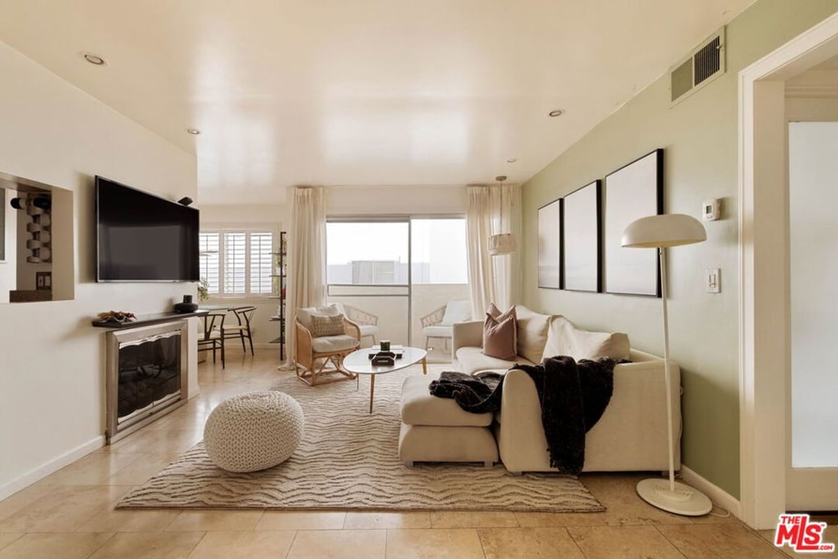 1021 N Crescent Heights Boulevard 207, Los Angeles, CA 90046 — photo 1 of 26