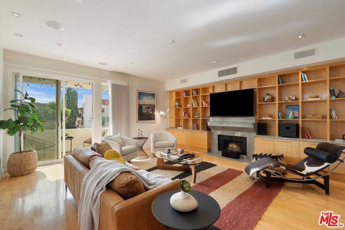 11925 Mayfield Avenue 2, Los Angeles, CA 90049 — photo 1 of 52