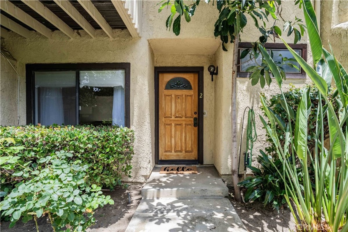 6746 Encino Avenue 2, Lake Balboa, CA 91406 — photo 1 of 43