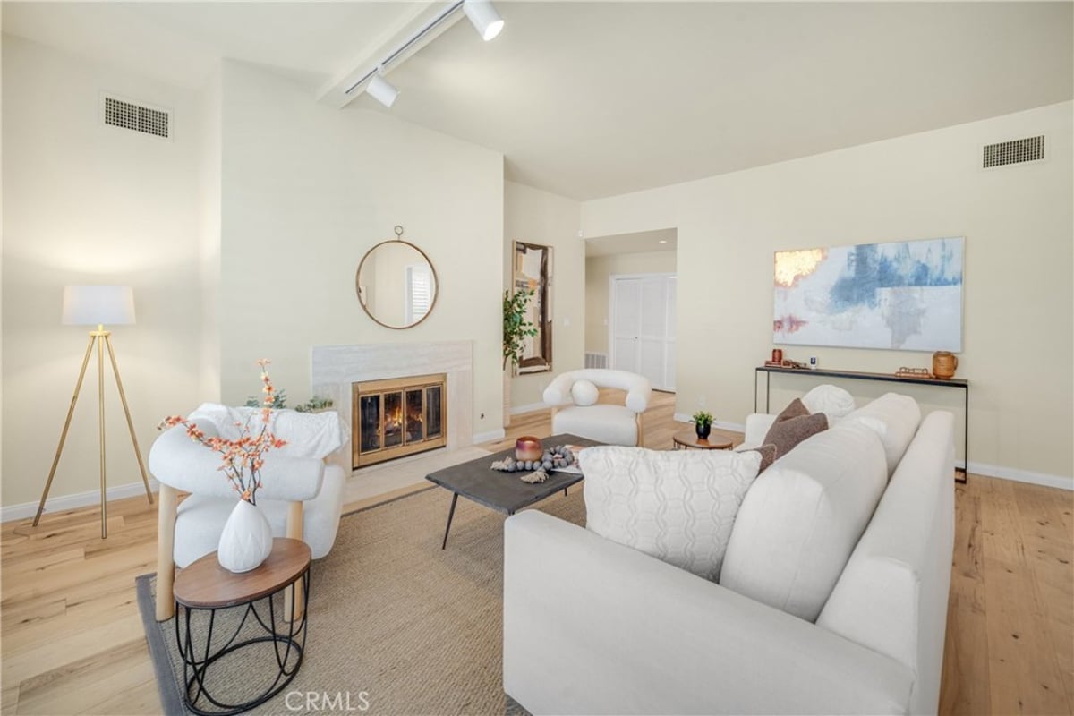1870 Veteran Avenue 101, Los Angeles, CA 90025 — photo 1 of 62