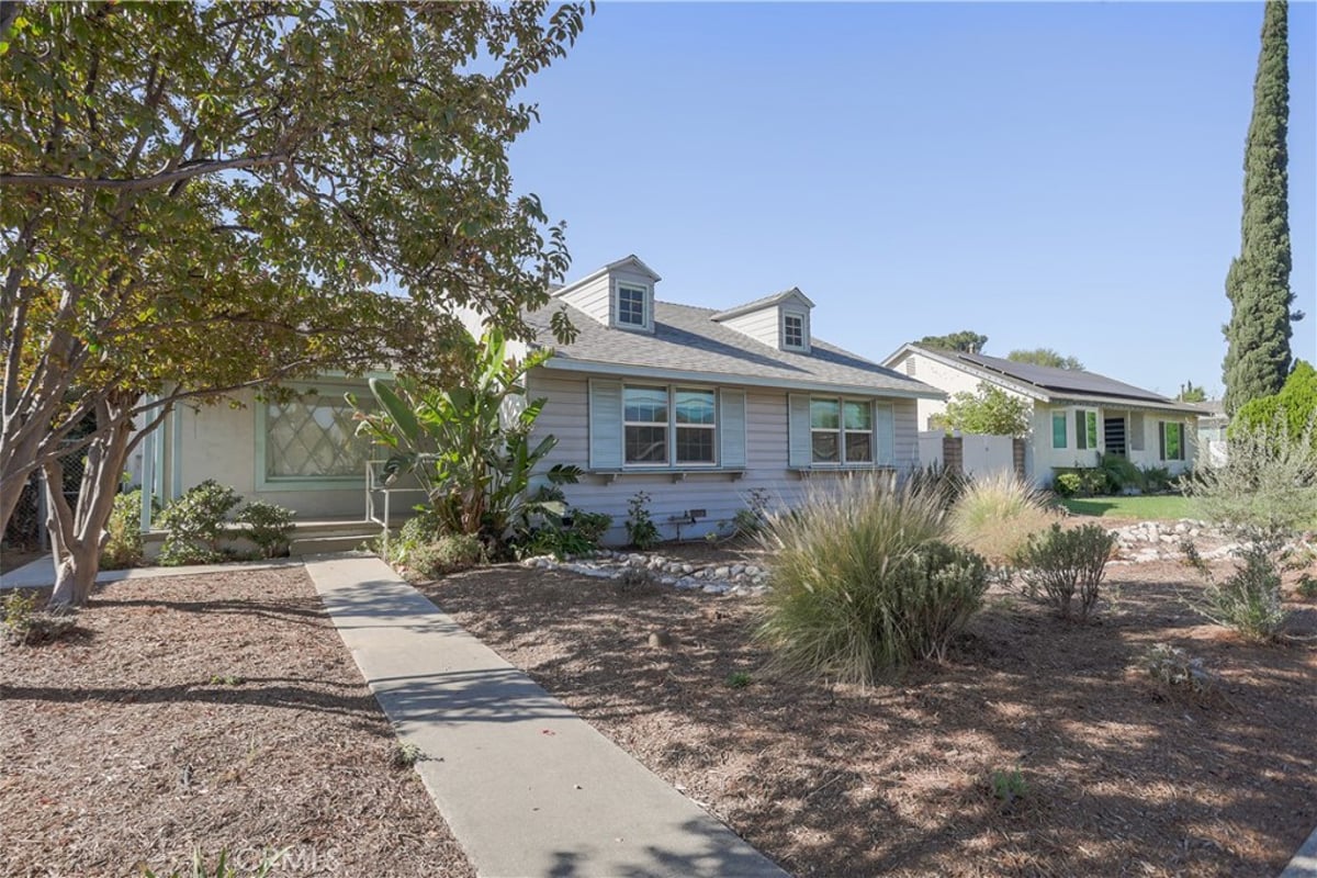 17062 San Fernando Mission Boulevard, Granada Hills, CA 91344 — photo 1 of 26