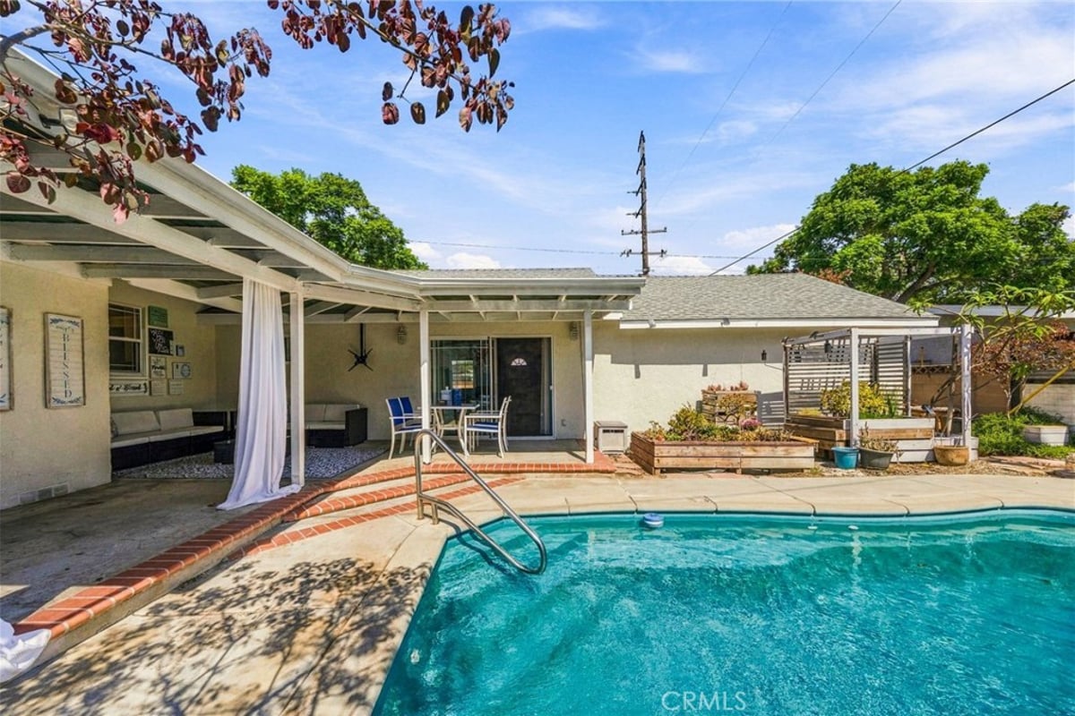 2956 Ladoga Avenue, Long Beach, CA 90815 — photo 1 of 14