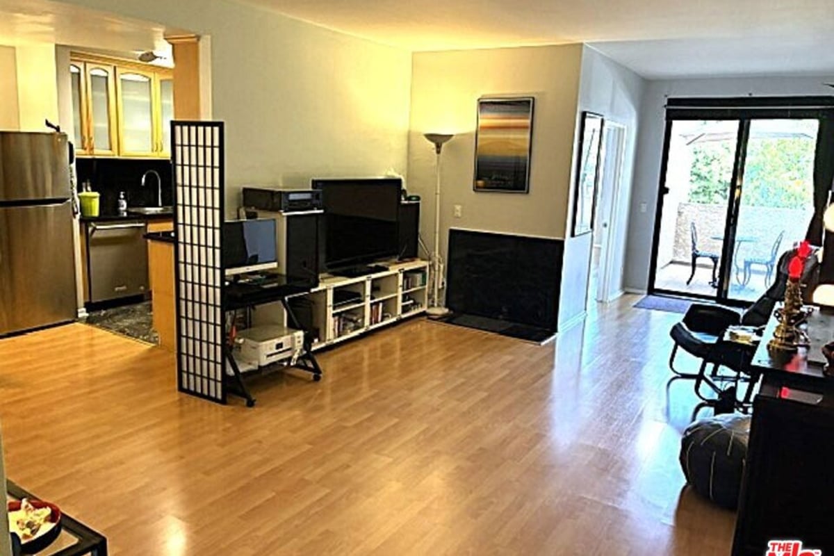 2491 Purdue Avenue 117, Los Angeles, CA 90064 — photo 1 of 24