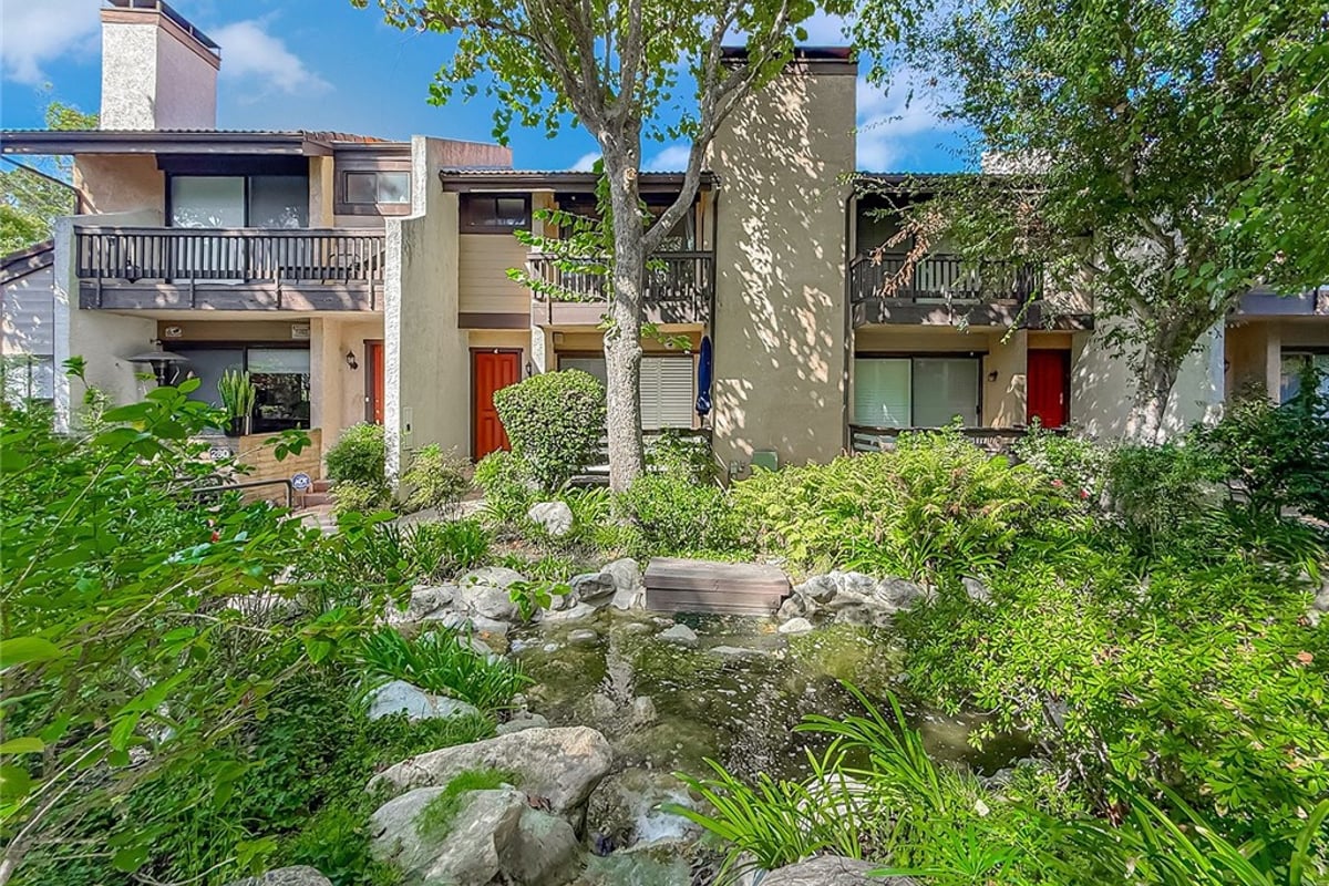 21900 Marylee 279, Woodland Hills, CA 91367 — photo 1 of 40