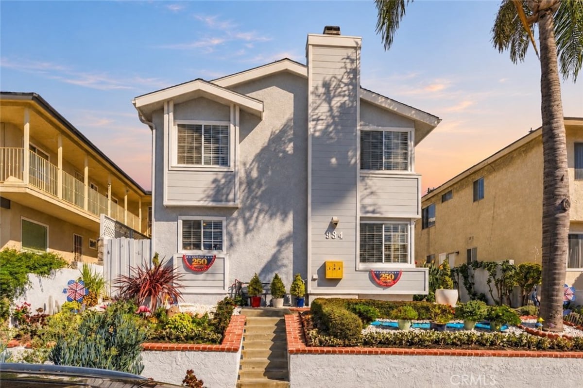 934 W 26th 1, San Pedro, CA 90731 — photo 1 of 27
