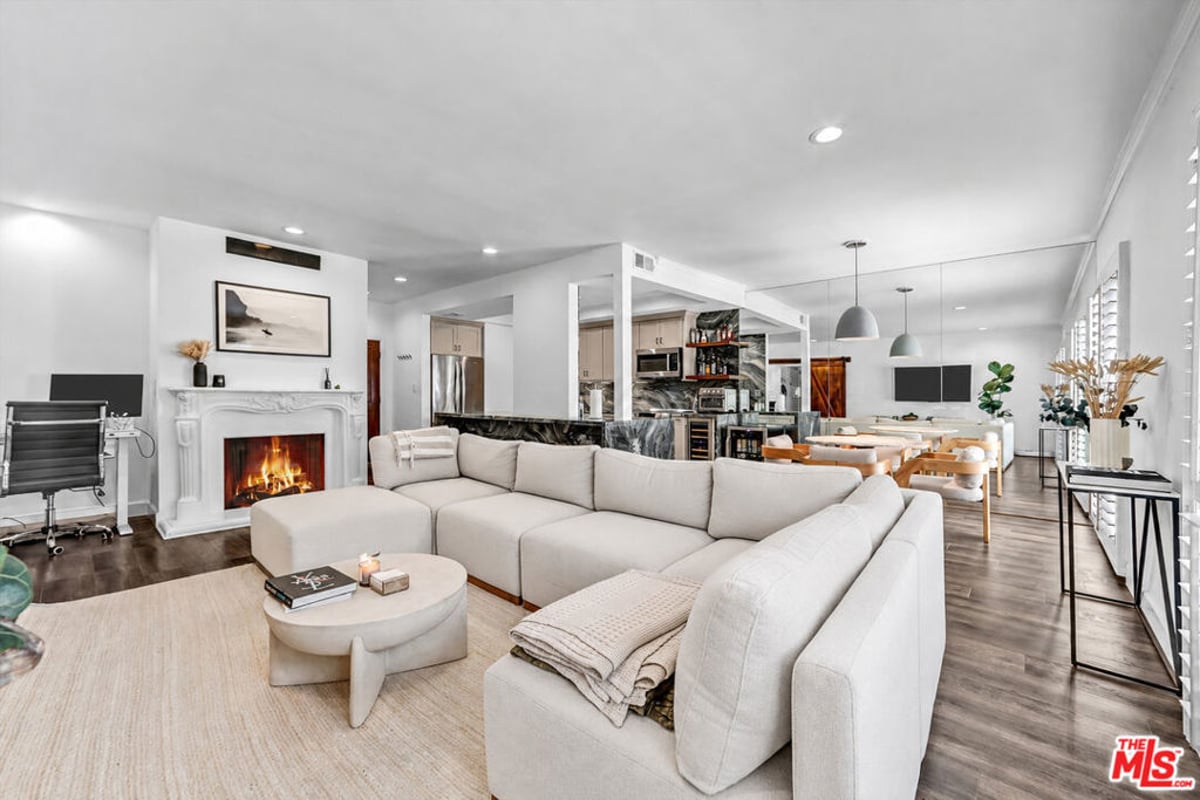 1221 N Kings Road 101, West Hollywood, CA 90069 — photo 1 of 31
