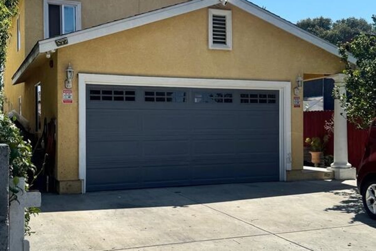 3732 Ruthelen, Los Angeles, CA 90018 — photo 1 of 2