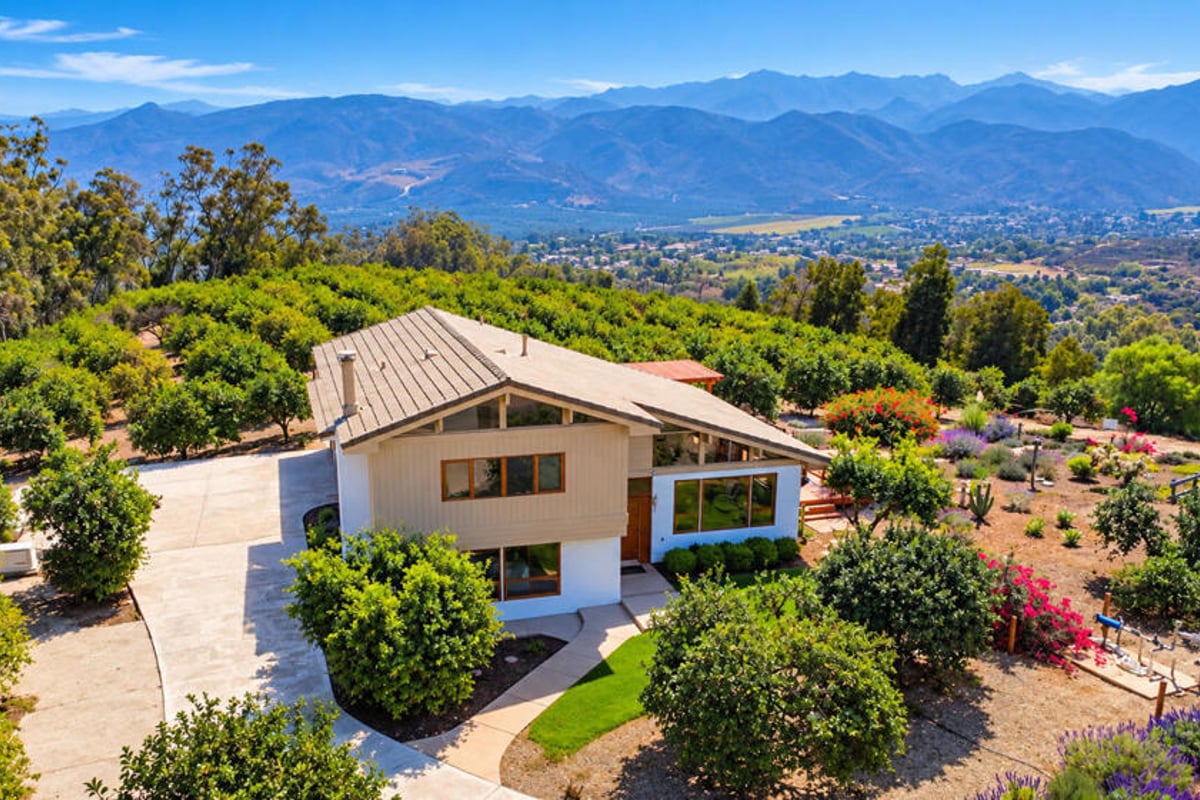6860 Worth Way, Camarillo, CA 93012 — photo 1 of 35