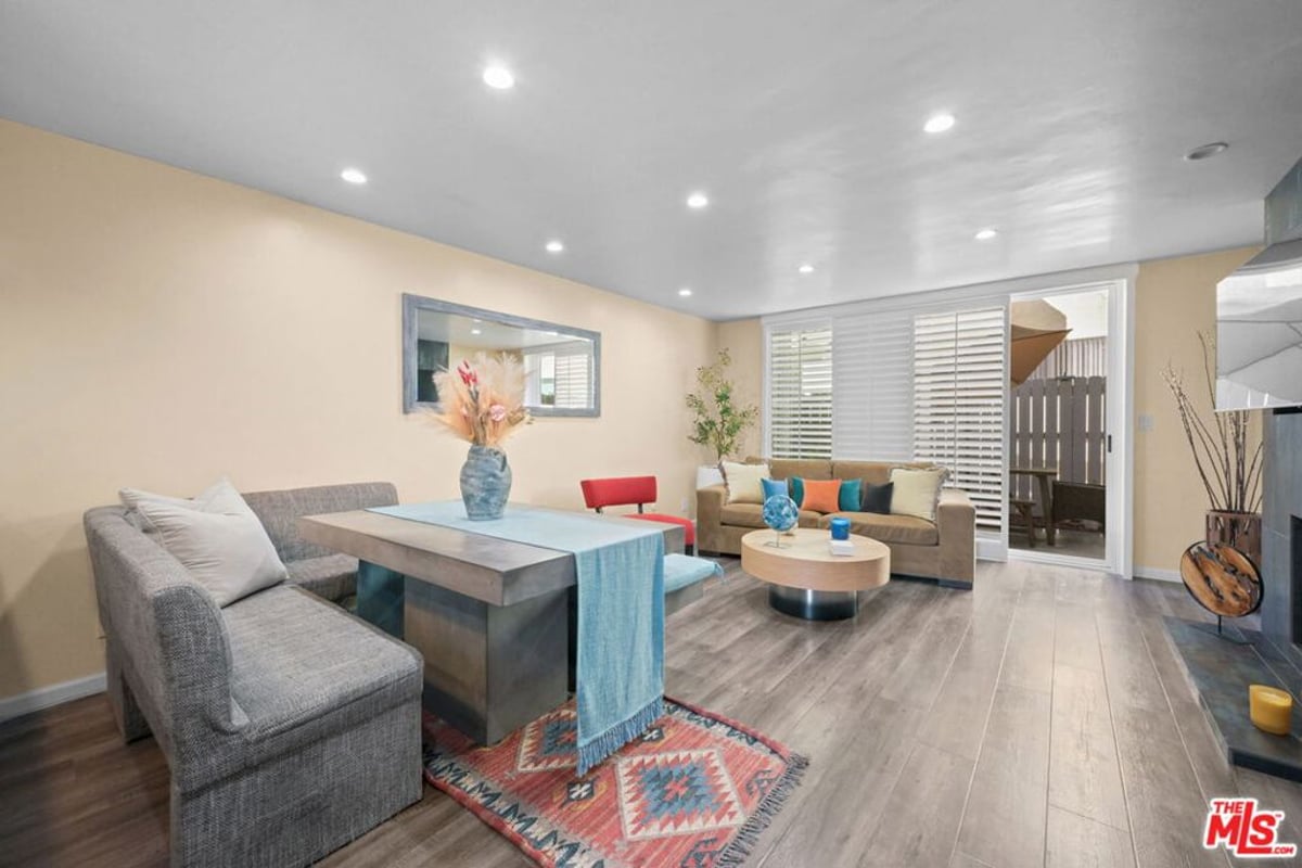 5951 Canterbury Drive 20, Culver City, CA 90230 — photo 1 of 21