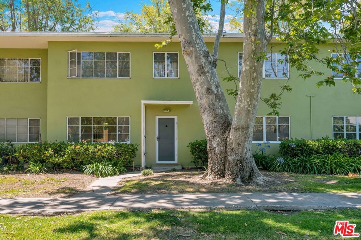 5516 Village Green, Los Angeles, CA 90016 — photo 1 of 30