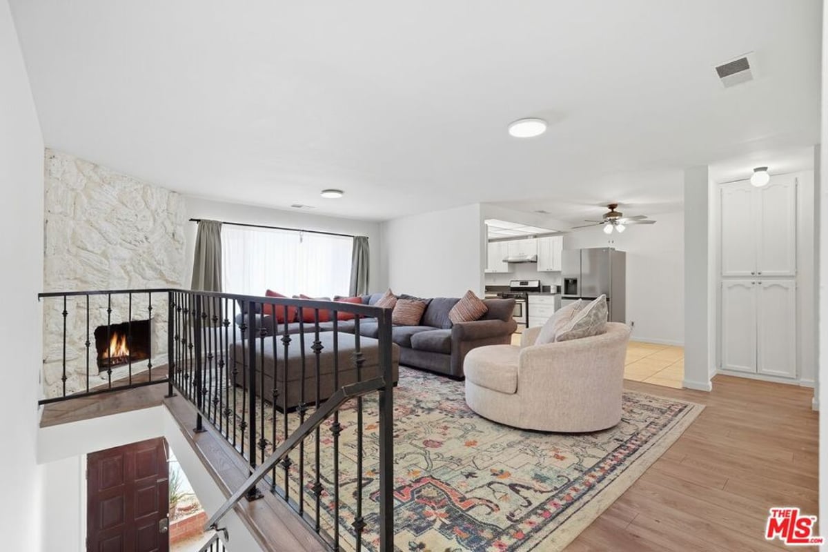14120 Yukon Avenue 8, Hawthorne, CA 90250 — photo 1 of 34