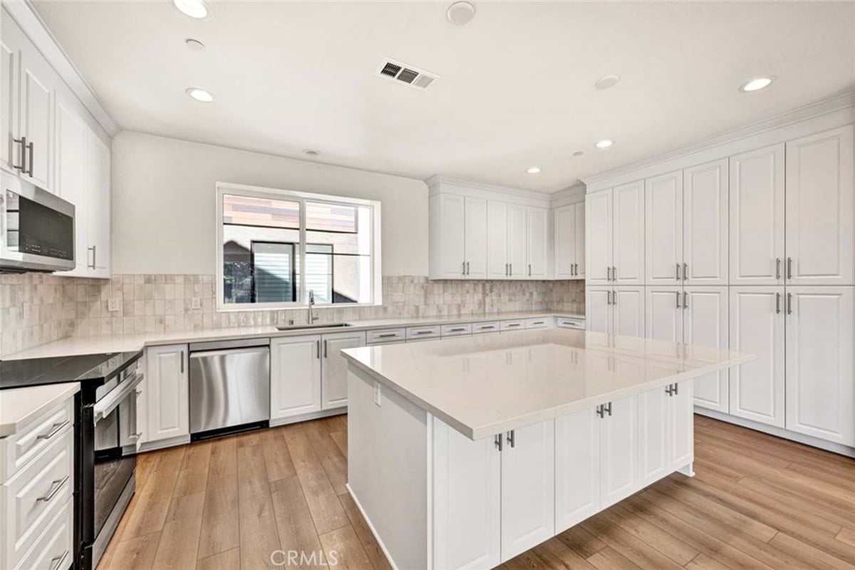 5804 Linden Avenue 1, Long Beach, CA 90805 — photo 1 of 36
