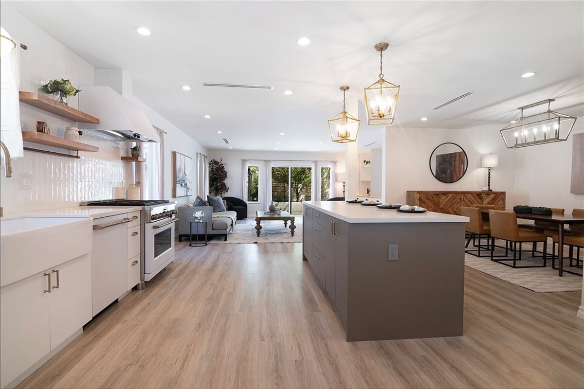 2826 N Keystone, Burbank, CA 91504 — photo 1 of 32