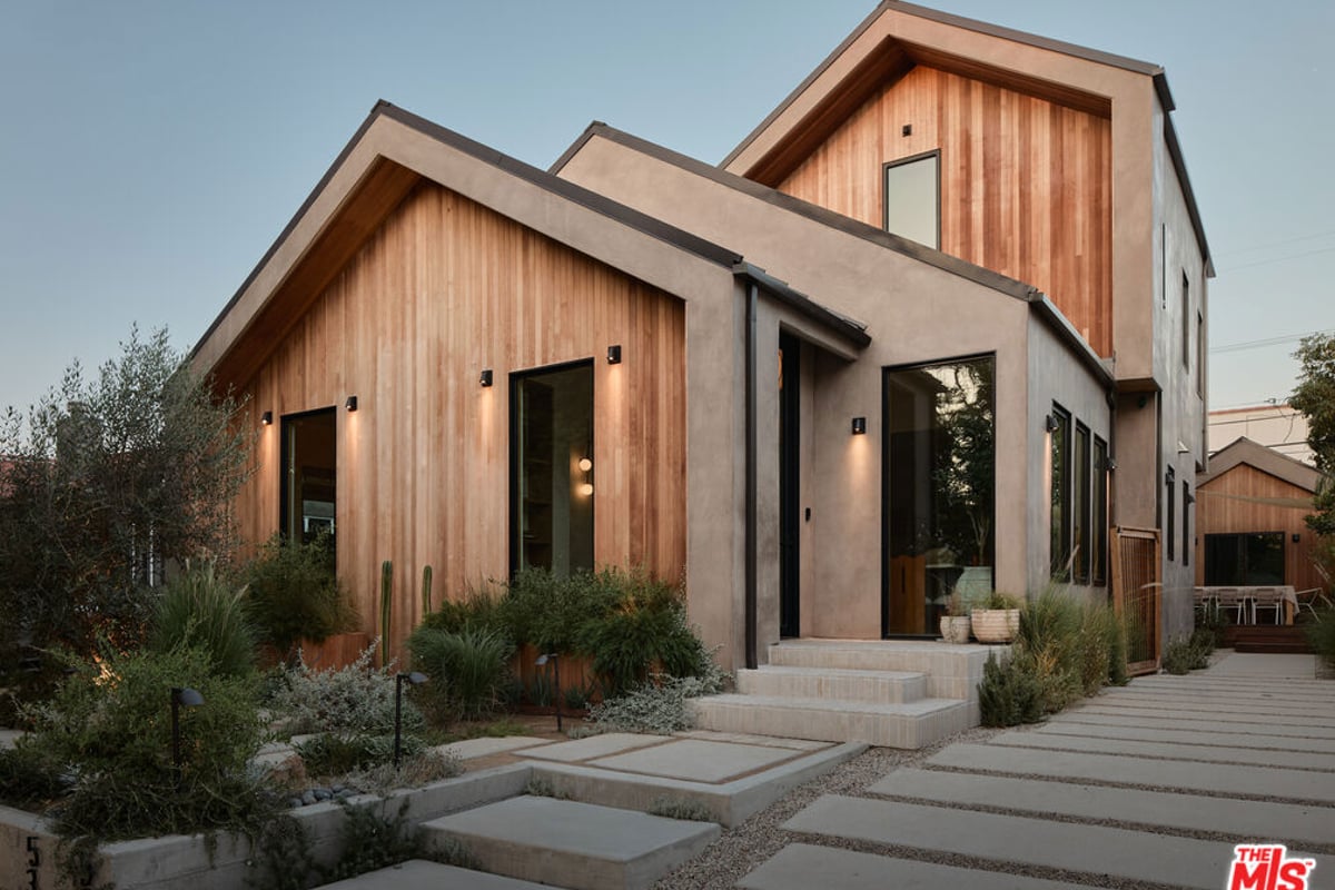 534 N Bronson Avenue, Los Angeles, CA 90004 — photo 1 of 48