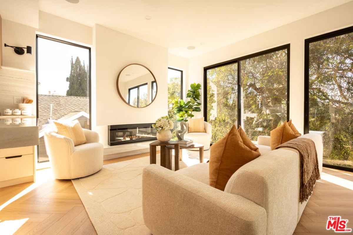 839 Waterloo Street, Los Angeles, CA 90026 — photo 1 of 17