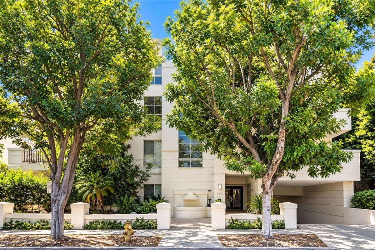 1401 S Bentley Avenue 403, Los Angeles, CA 90025 — photo 1 of 43